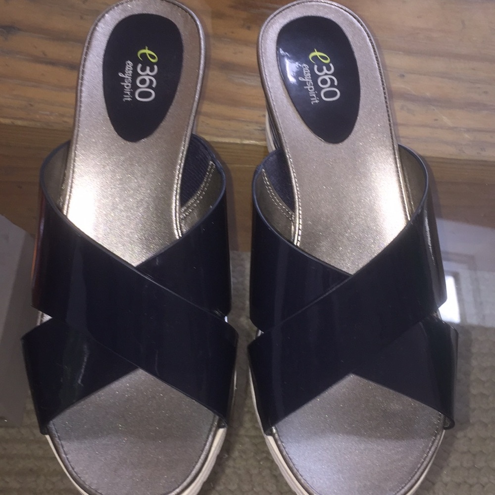Easy Spirit wedge sandal, size 7W